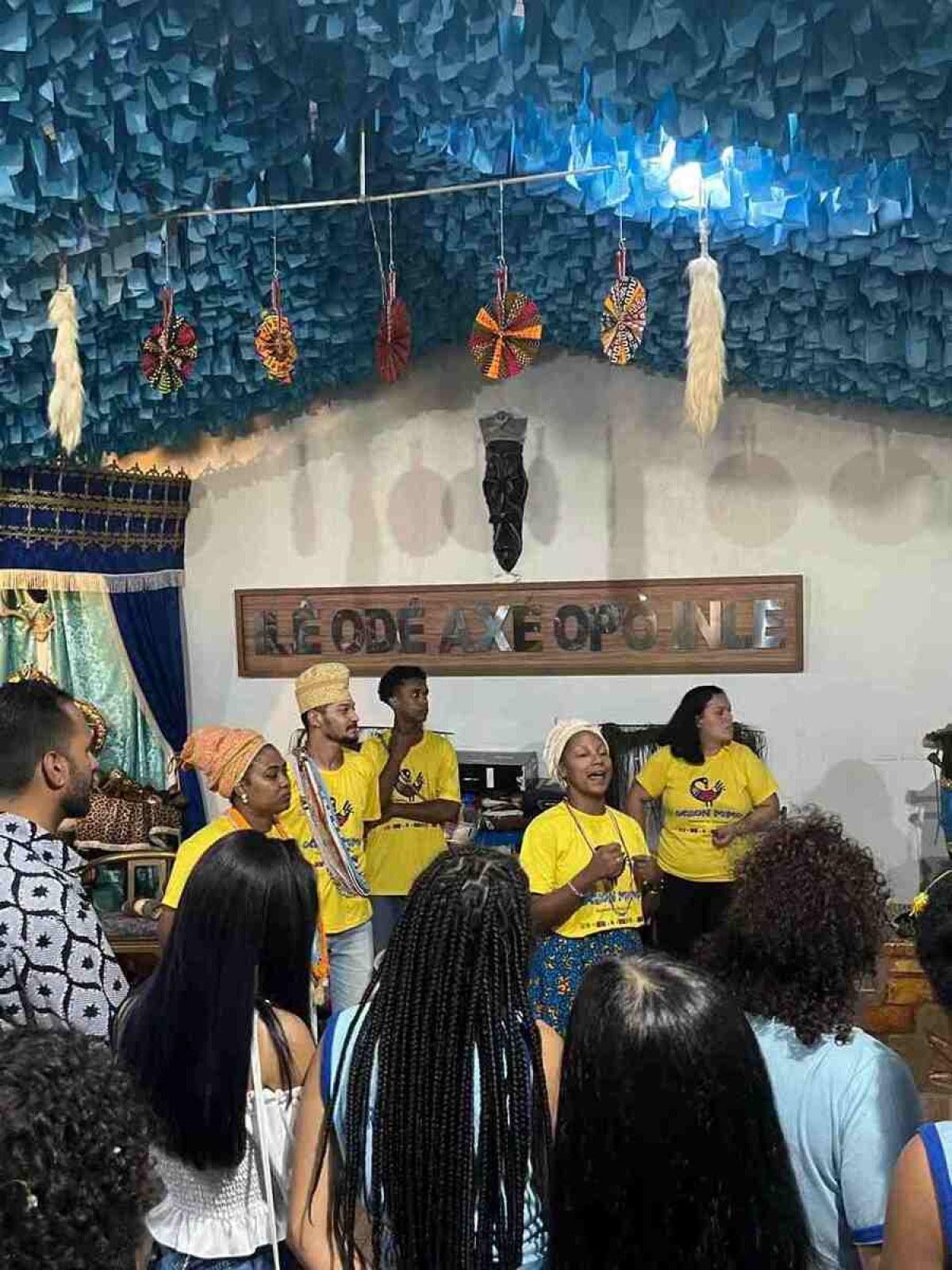 Projeto Ilê Odé Axé Opo Inle ensinando sobre a cultura africana aos alunos do CEM 2 de Planaltina