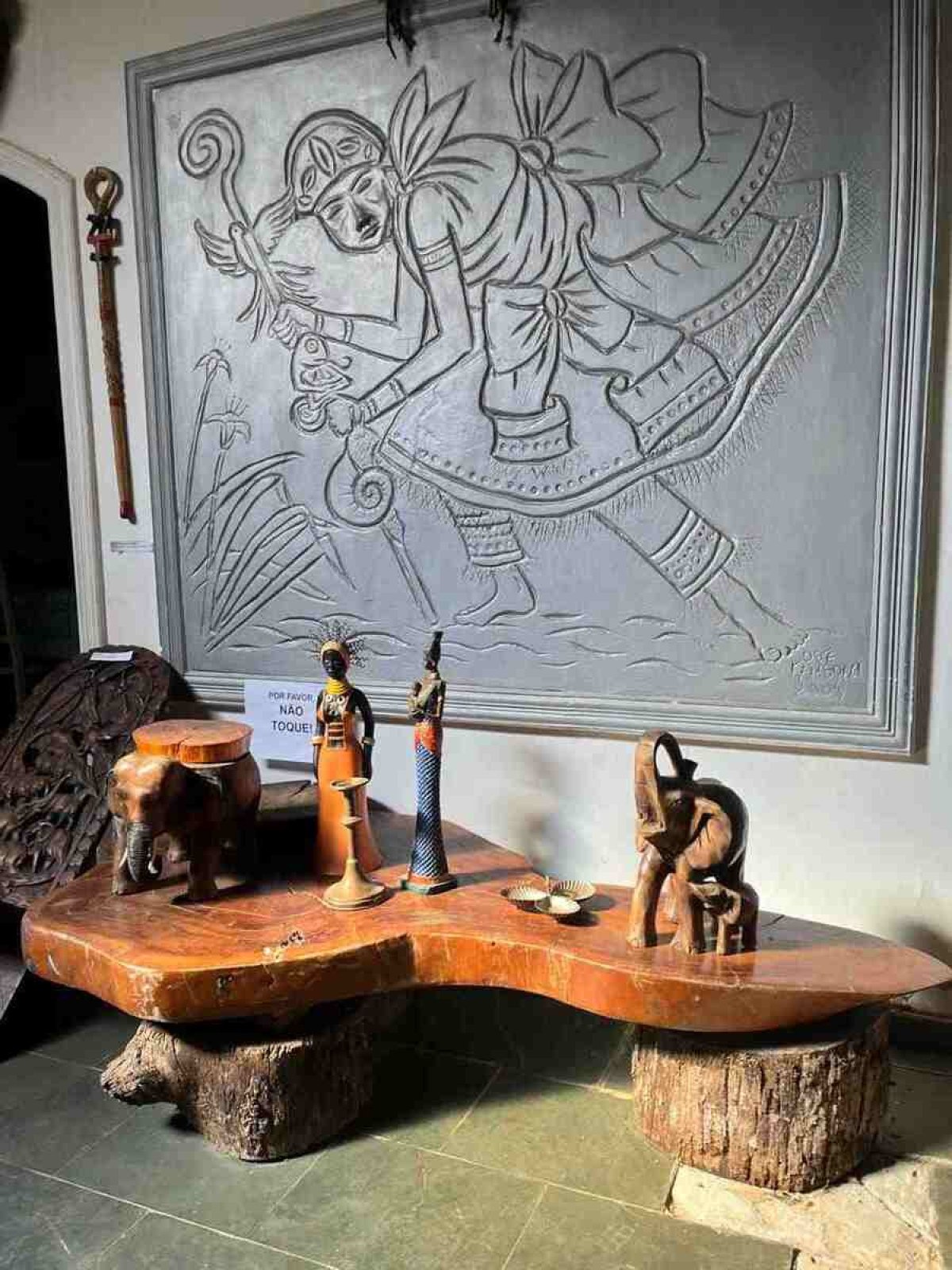 Acervo da casa é rico em peças de arte que mostram o universo africano no Ilê Odé Axé Opo Inle 