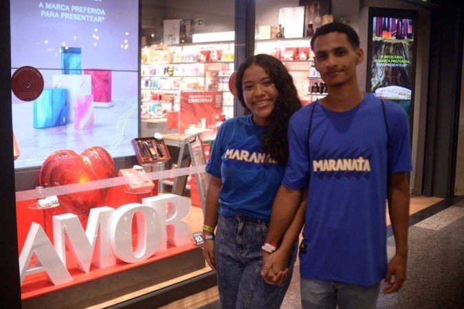 Mauricio Gomes e Erika Carla, namoro enlaçado pela religião