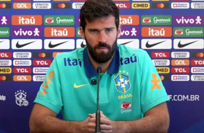 Alisson analisa o seu momento e comenta sobre a disputa pela camisa  de titular da Seleção -  (crédito: Foto: Reprodução CBF)