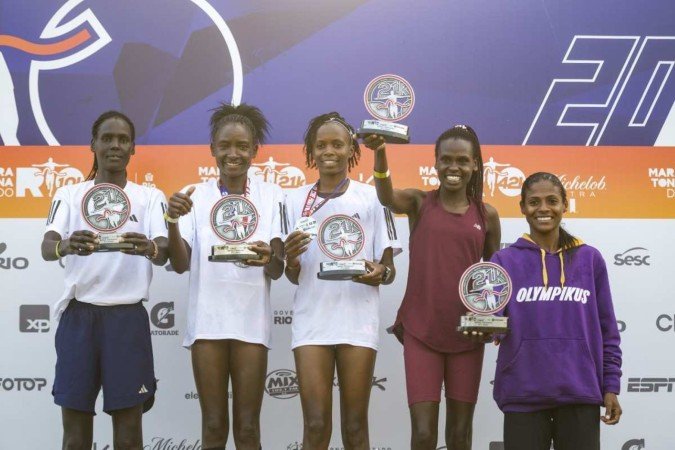 A queniana Nelly Jepchumba venceu a prova feminina.