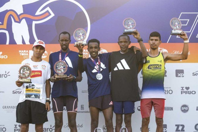 O queniano Abera Mamo, de 21 anos, venceu a prova masculina.