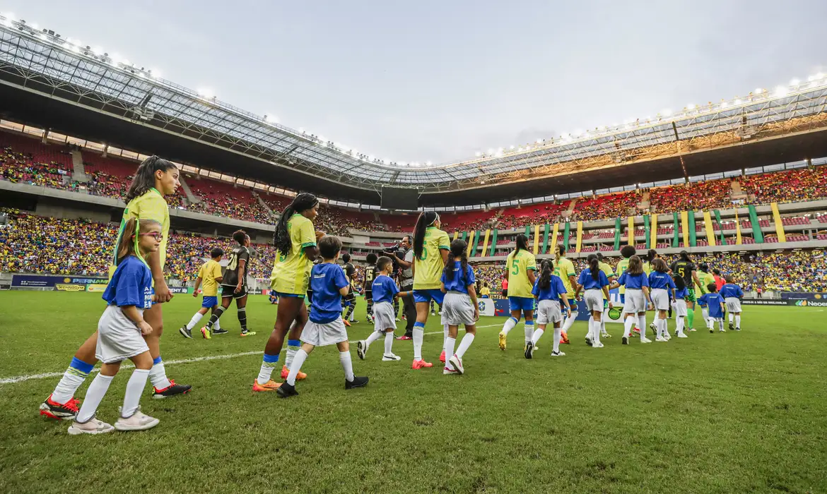 TV Brasil exibe nesta terça amistoso feminino entre Brasil e Jamaica  -  (crédito: EBC)