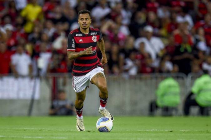 Allan em campo pelo Flamengo -  (crédito: Foto: Marcelo Cortes /CRF)