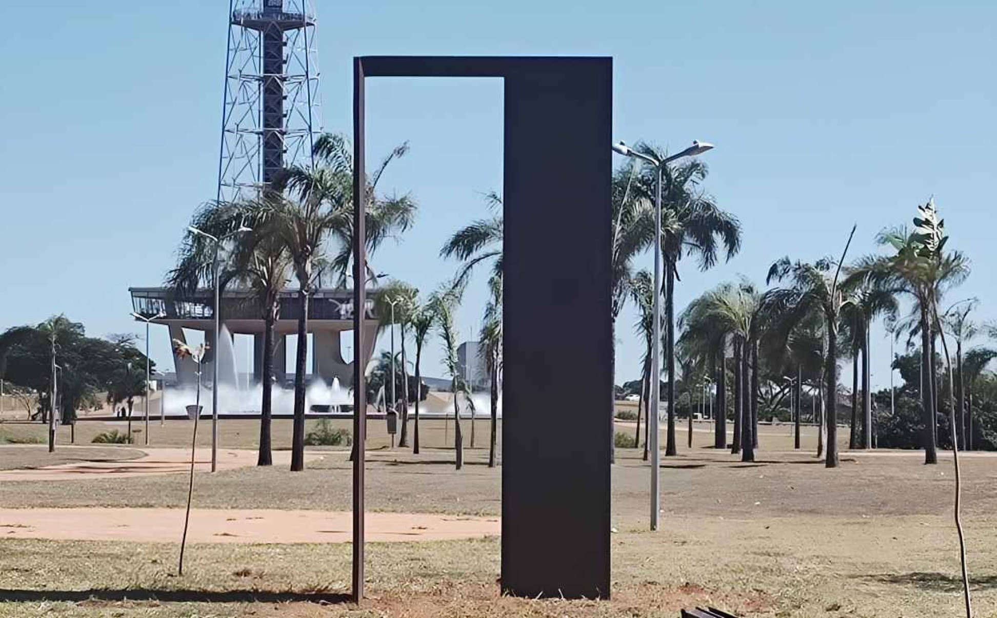Exposição de Amilcar de Castro traz a Brasília obras do neoconcreto