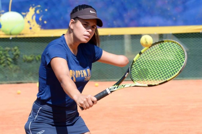 Paratleta de tênis Thalita Rodrigues, atual número 1 do mundo no Para-Standing feminino, vai representar o Brasil no mundial da categoria -  (crédito: Fotos: Ed Alves/CB/DA.Press)