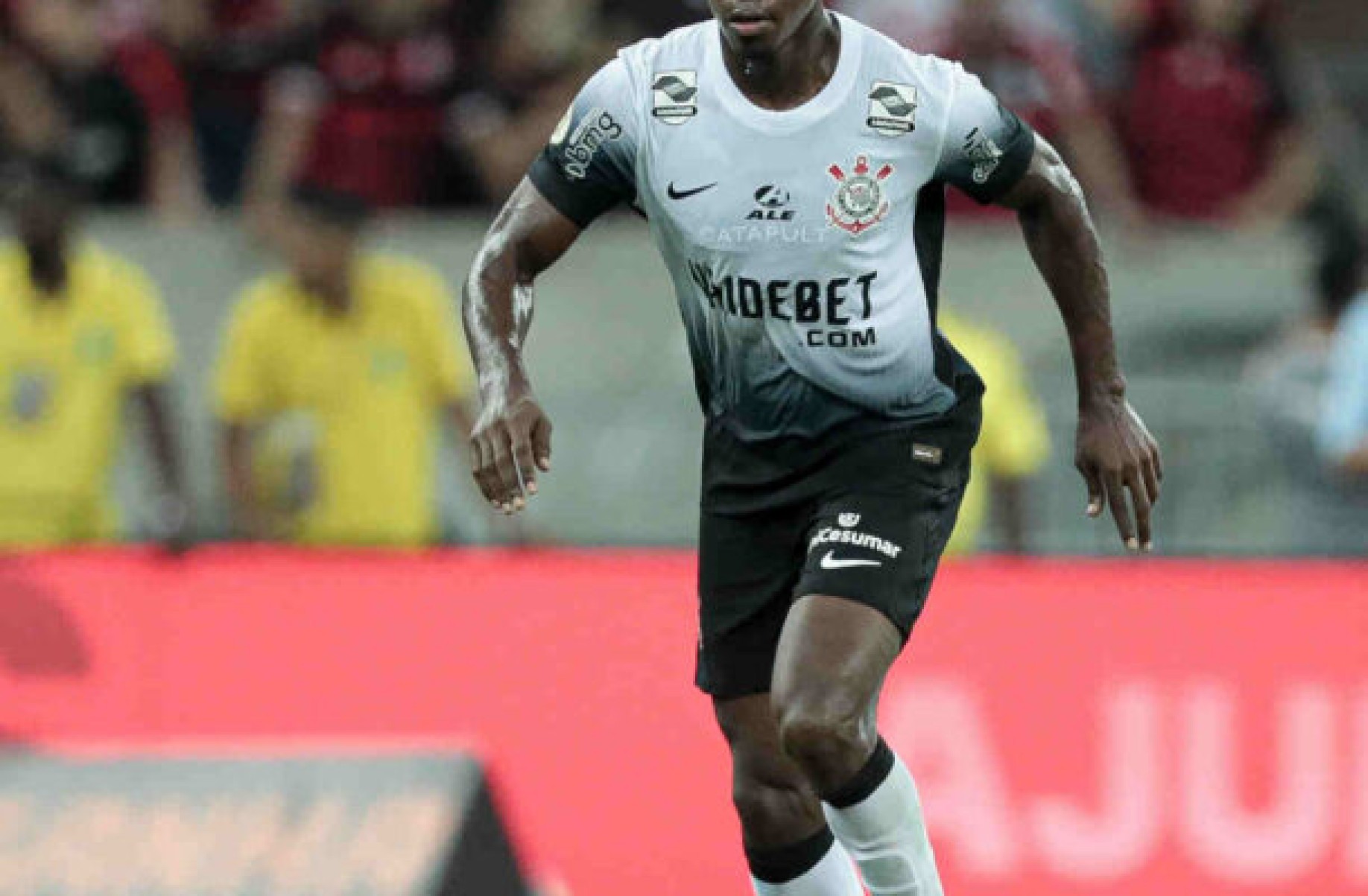 Corinthians atrasa parcela de R$ 6 milhões por compra de Félix Torres