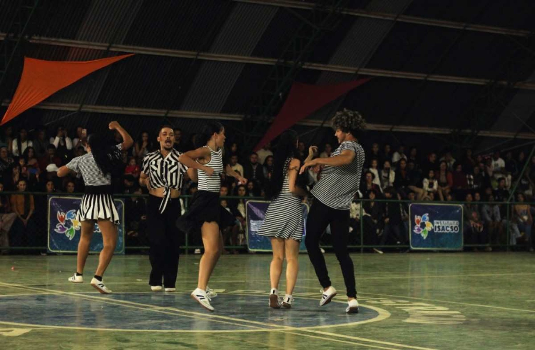 Companhia de Dança Transições, de Planaltina, fez a abertura do evento. 