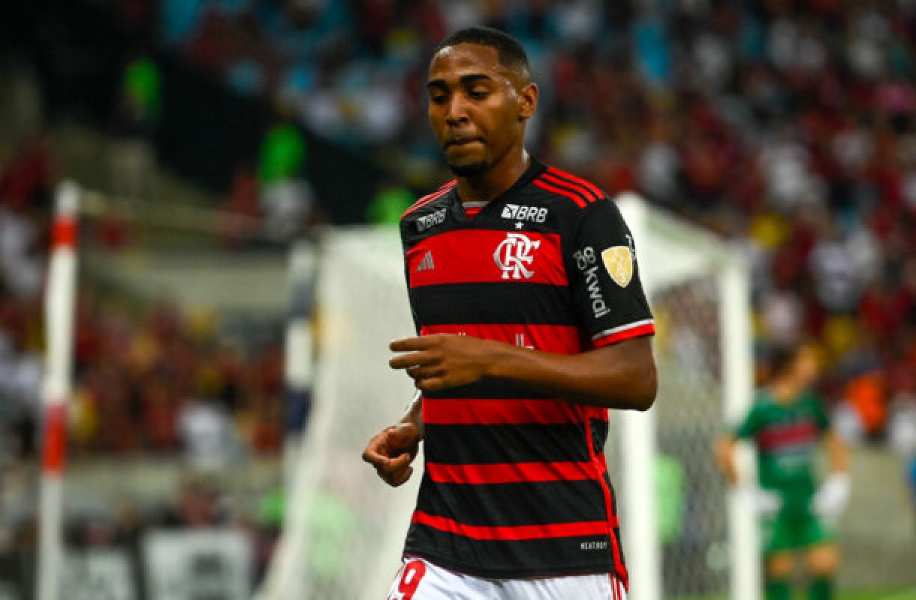 Lorran desfalca Flamengo em treinos durante Data-Fifa