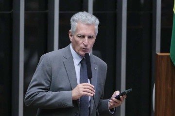 Rogério Correia diz ter sido agredido durante confusão envolvendo Janones -  Zeca Ribeiro/C&acirc;mara dos Deputados