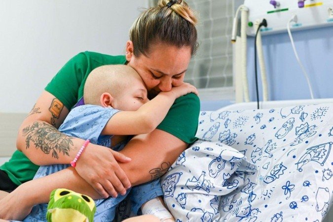 'Logo no primeiro exame de sangue, já deu alteração nas plaquetas', lembra Halana, mãe de Miguel - (crédito: Arquivo pessoal) 'Logo no primeiro exame de sangue, já deu alteração nas plaquetas', lembra Halana, mãe de Miguel - (crédito: Arquivo pessoal)