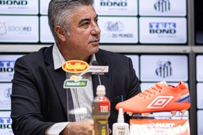 Santos monitora o mercado atrás de três peças para o elenco -  (crédito: Foto: Divulgação/Santos)