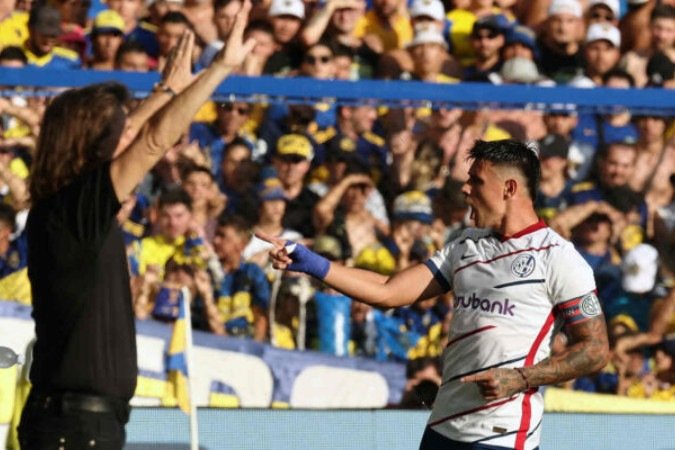 Neste momento, jogador está com a seleção paraguaia para disputa de amistosos - (crédito: Foto: Norberto Duarte/AFP via Getty Images) Neste momento, jogador está com a seleção paraguaia para disputa de amistosos - (crédito: Foto: Norberto Duarte/AFP via Getty Images)