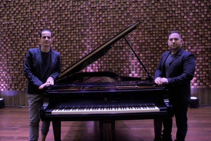 Pianistas Pablo Marquine e Diogo Monzo juntos.  -  (crédito:  Reprodução/Pablo Marquine e Diogo Monzo)