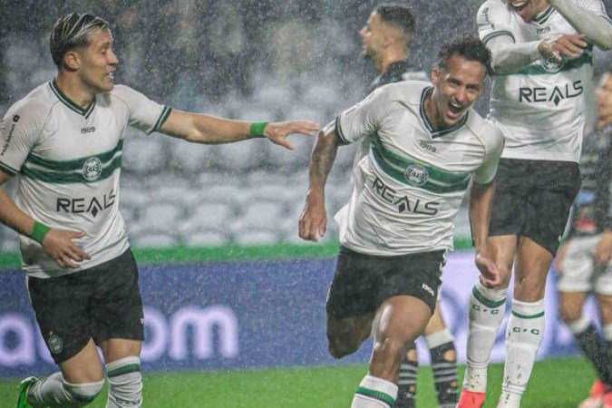 Coritiba recebe o Ituano e tenta subir na classificação da Série B - (crédito: Foto: JP Pacheco/Coritiba) Coritiba recebe o Ituano e tenta subir na classificação da Série B - (crédito: Foto: JP Pacheco/Coritiba)