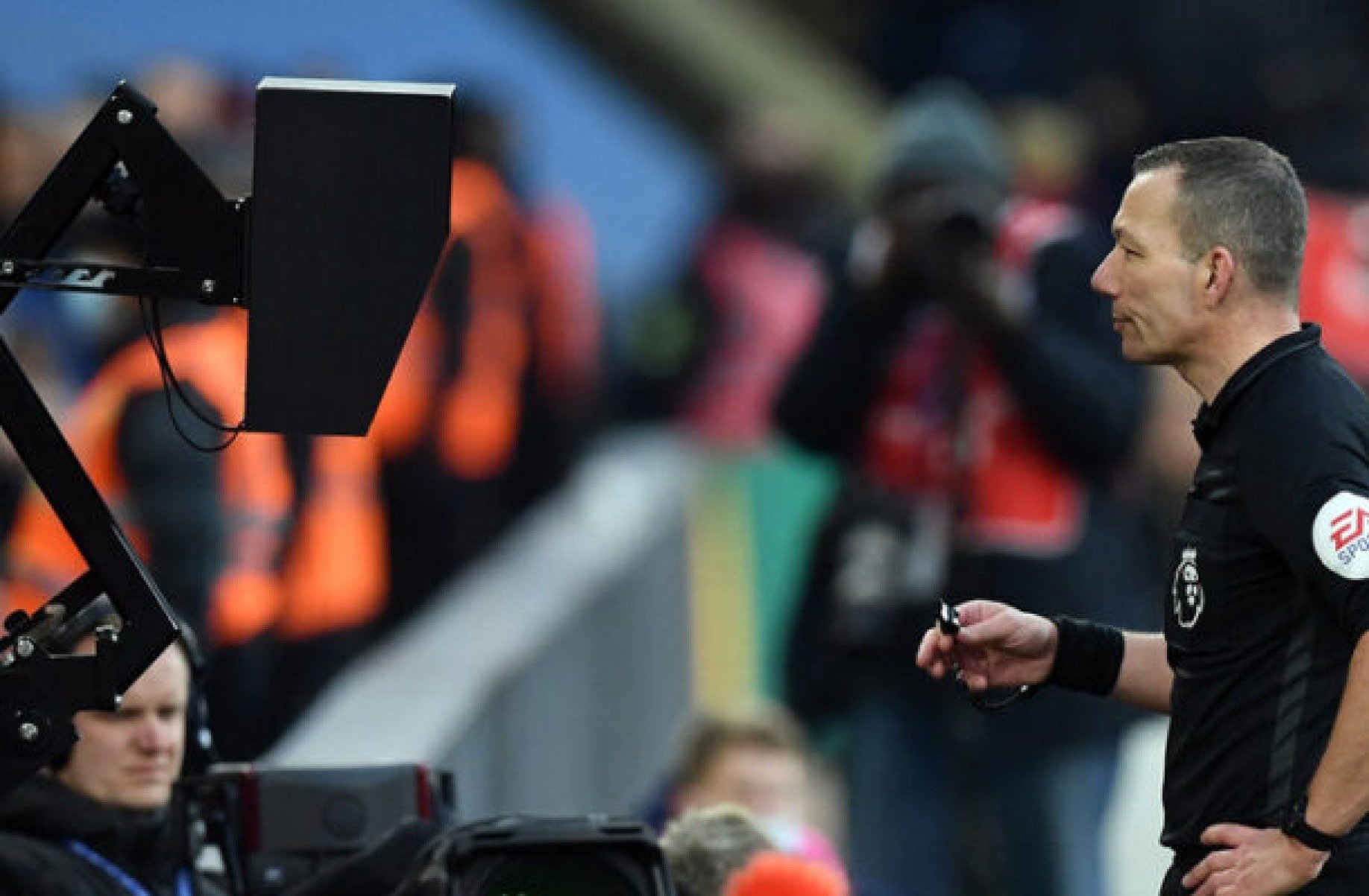 Clubes da Premier League votam a favor da continuidade do VAR