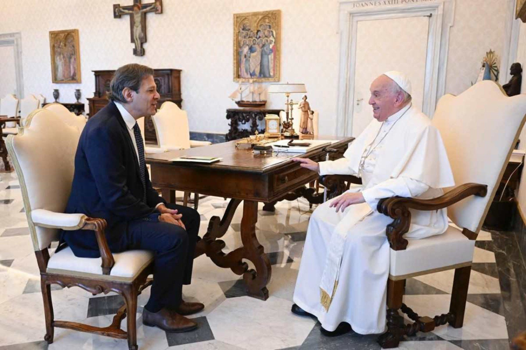 Haddad se reúne com Papa Francisco em busca de apoio para taxação dos super-ricos