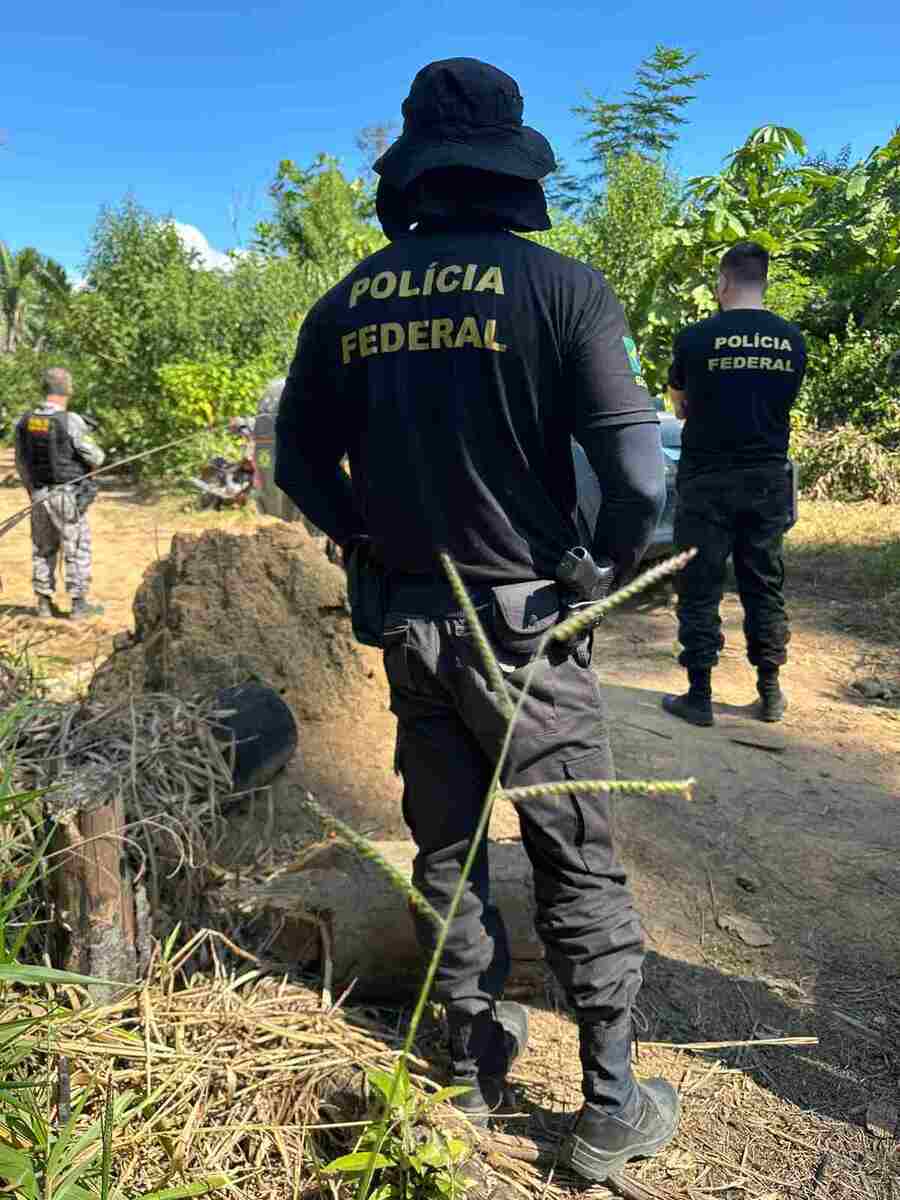 A Polícia Federal retirou, na quarta-feira (5/6),  três invasores da Terra Indígena Igarapé Lage, na região oeste de Rondônia