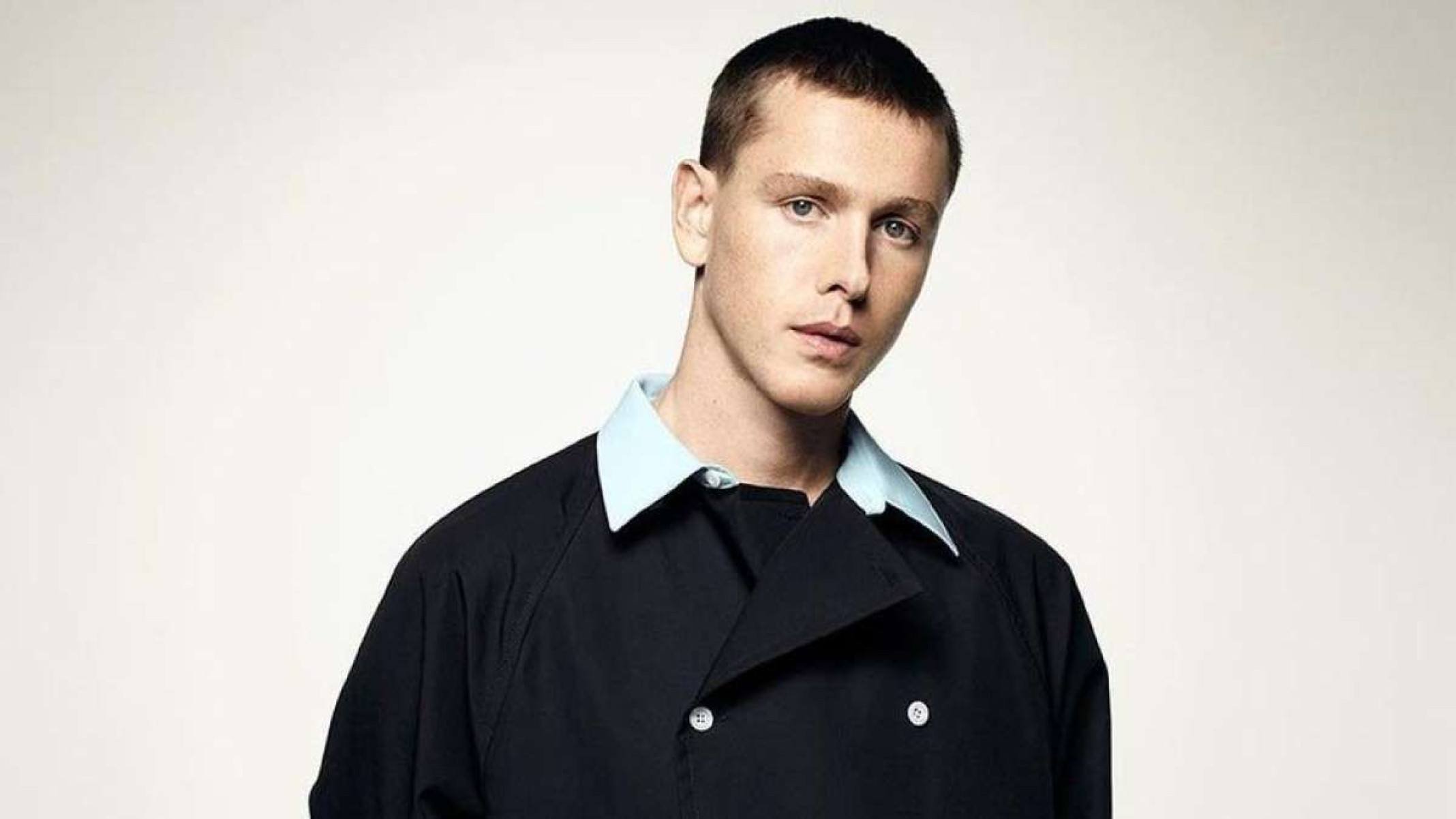 Harris Dickinson ficará com o papel de John Lennon