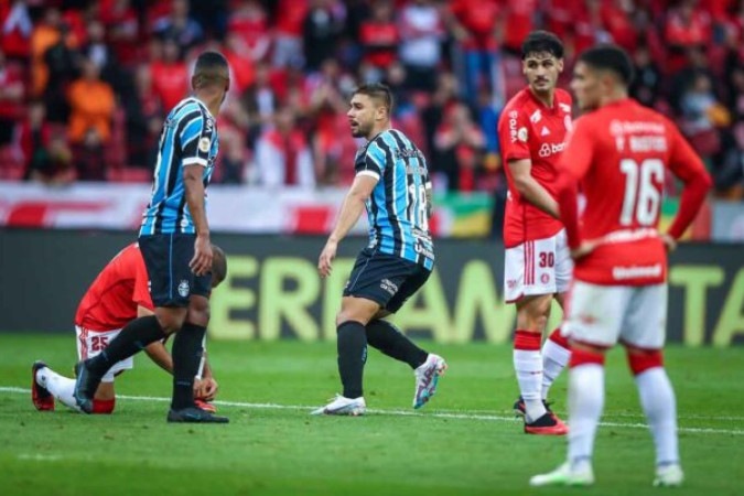  RS - FUTEBOL/CAMPEONATO BRASILEIRO 2021 /GRENAL 440 - ESPORTES - Lance da partida entre Gremio e Internacional disputada na tarde deste domingo, no Estadio Beira-Rio, em partida valida pela Campeonato Gaucho 2023. FOTO: LUCAS UEBEL/GREMIO FBPA
     -  (crédito:  Lucas Uebel/Gremio FBPA)