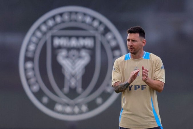 Messi durante treino da Argentina nesta Data Fifa de junho - Foto: Chris Arjoon/AFP via Getty Images -  (crédito: Chris Arjoon/AFP via Getty Images)