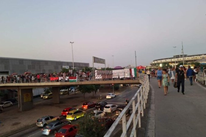 Torcida do Fluminense comeÃ§a a chegar no MaracanÃ£ para apresentaÃ§Ã£o de Thiago Silva -  (crédito: Foto: Caitano Artes)