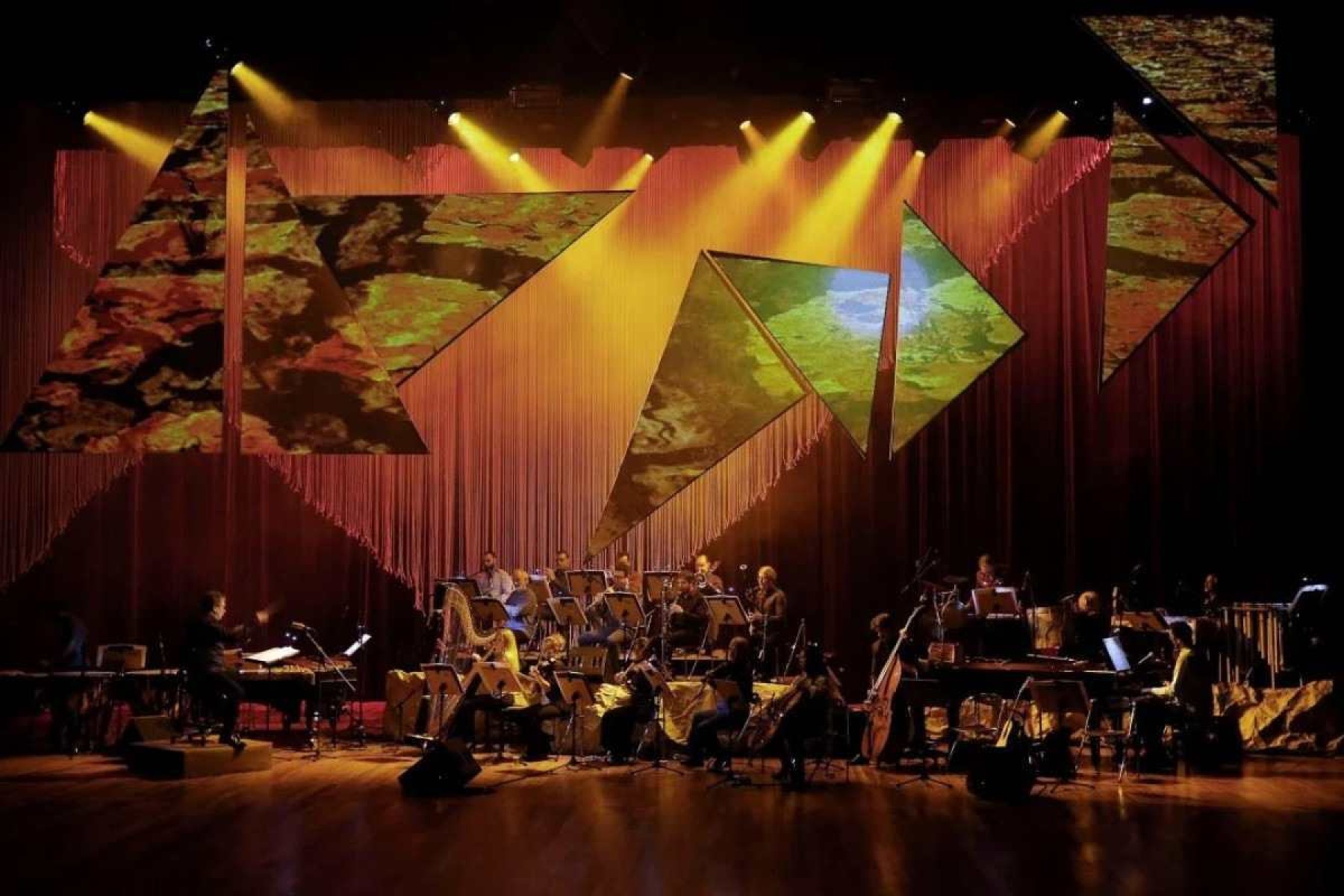 Espetáculo homenageia Villa-Lobos em leitura orquestral inusitada