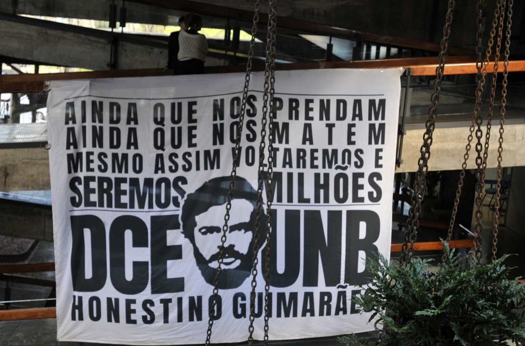 UnB aprova concessão de diploma a Honestino Guimarães, morto pela ditadura