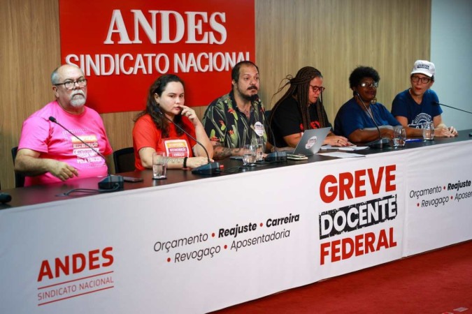 Entidades cobram reajuste e acordos firmados com o governo -  (crédito: Fabio Rodrigues-Pozzebom/Agência Brasil)