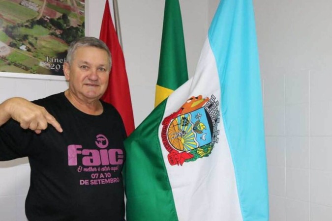 O corpo do prefeito Adélio Marx  foi velado na sexta-feira, 7, no Pavilhão Católico de Iporã do Oeste -  (crédito: Prefeitura de Iporã do Oeste/Divulgação)