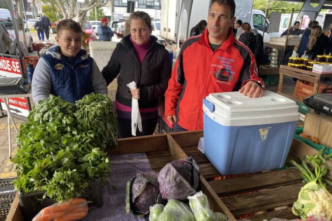 A agricultora Andressa Jacobus teve um prejuízo estimado em R$ 60 mil, venda de verduras e hostaliças é principal fonte de renda da família  -  (crédito: Mayara Souto/CB/D.A Press)