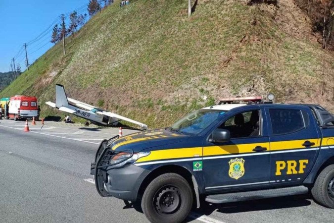 O avião decolou do Aeroclube de Itanhaém, no litoral paulista -  (crédito: Divulgação/PRF)