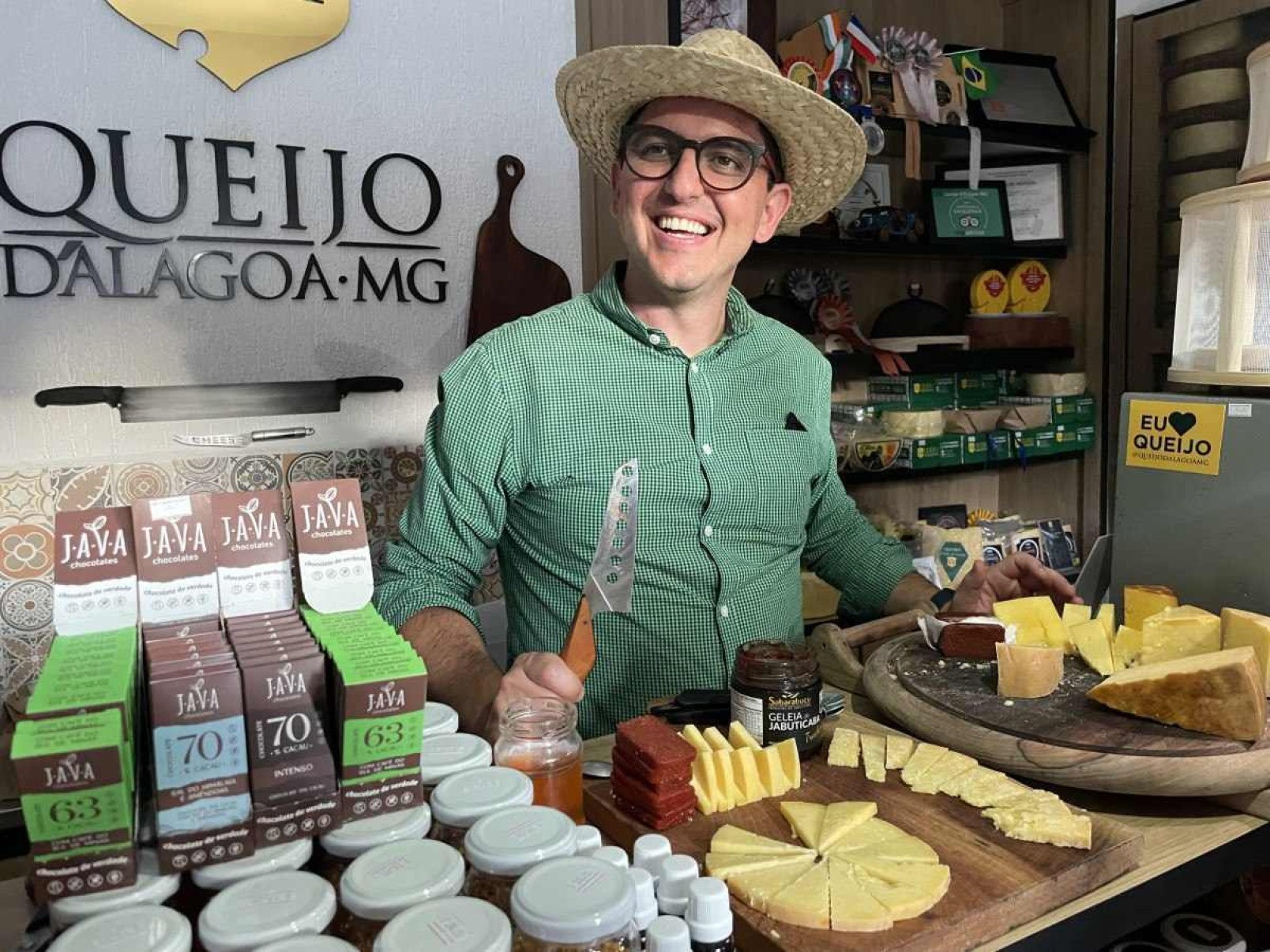 Osvaldinho, proprietário da Queijo DAlagoa,  em Alagoa (MG)