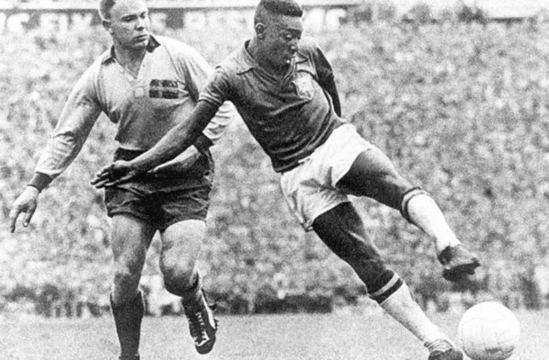 Pelé jogou a Copa de 1958 com 17 anos -  (crédito: Foto: reprodução/ domínio público )