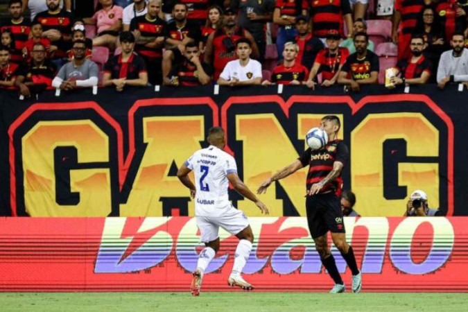 Sport e Paysandu duelam na Arena Pernambuco. No fim, o time da casa levou a melhor -  (crédito: Foto: Divulgação/Sport)