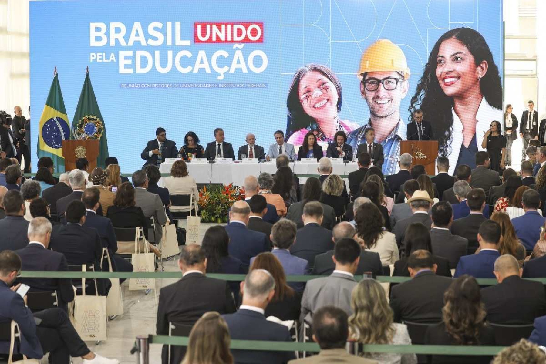 Lula critica greve nas universidades: 