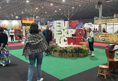 Tradicional evento da cultura ga&uacute;cha, realizado em Bras&iacute;lia, re&uacute;ne m&uacute;sica, dan&ccedil;a, mostra de cinema, gastronomia e experi&ecirc;ncias culturais inspiradas no legado missioneiro do Sul do Brasil -  (crédito: Divulga&ccedil;&atilde;o/ Donna Midia Counica&ccedil;&atilde;o) -Tradicional evento da cultura ga&uacute;cha, realizado em Bras&iacute;lia, re&uacute;ne m&uacute;sica, dan&ccedil;a, mostra de cinema, gastronomia e experi&ecirc;ncias culturais inspiradas no legado missioneiro do Sul do Brasil -  (crédito: Divulga&ccedil;&atilde;o/ Donna Midia Counica&ccedil;&atilde;o)