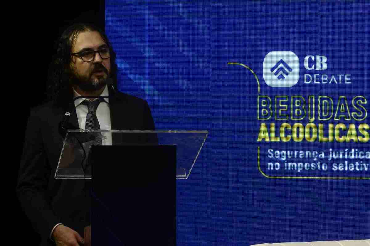 De acordo com o diretor, há uma preocupação em relação à alíquota sobre bebidas de diferentes valores -  (crédito: Marcelo Ferreira/CB/D.A Press)
