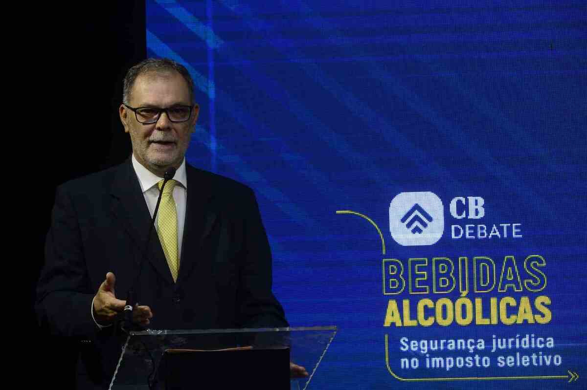 O presidente da Associação Brasileira de Bebidas Destiladas (ABBD), José Eduardo Cidade, na abertura do CB.Debate: discussão sobre a reforma tributária -  (crédito: Marcelo Ferreira/CB/D.A Press)