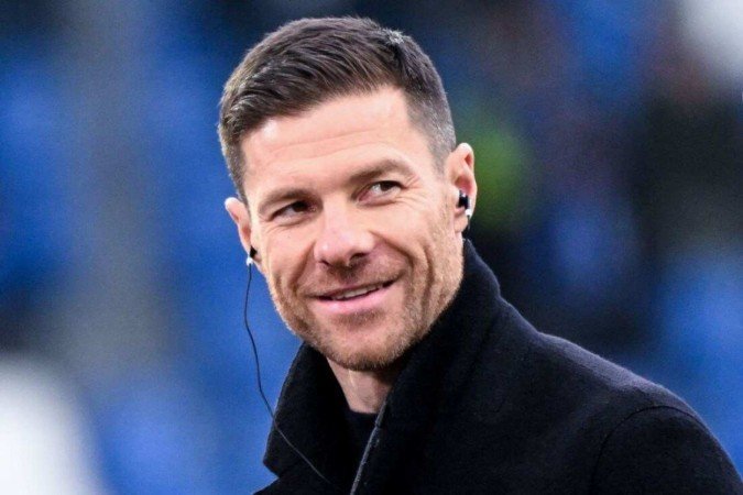 Espanhol Xabi Alonso levou o Bayer ao título alemão