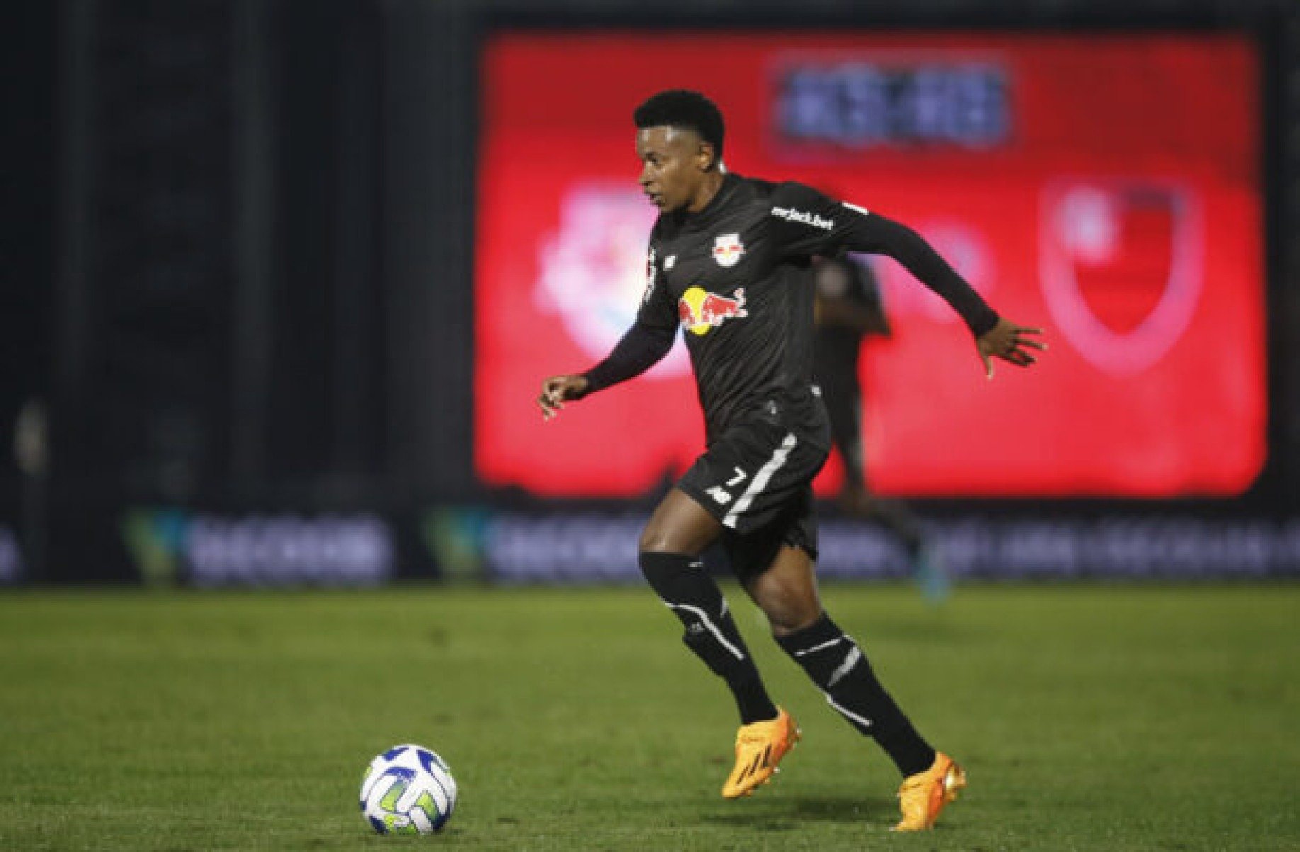 Ramires lamenta erros do Bragantino  na derrota para Atlético