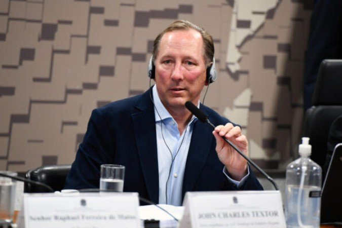 John Textor reclama de lance polêmico de Martinelli - (crédito: Foto: Marcelo Gonçalves/FFC) John Textor reclama de lance polêmico de Martinelli - (crédito: Foto: Marcelo Gonçalves/FFC)