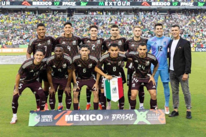 Jaime Lozano teve cogitada a sua saída em diferentes momentos nos últimos dias -  (crédito: Foto: Kamil Krzaczynski/AFP via Getty Images)