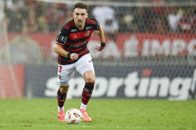 Léo Ortiz em campo com a camisa do Flamengo - (crédito: - Fotos: Marcelo Cortes /CRF) Léo Ortiz em campo com a camisa do Flamengo - (crédito: - Fotos: Marcelo Cortes /CRF)