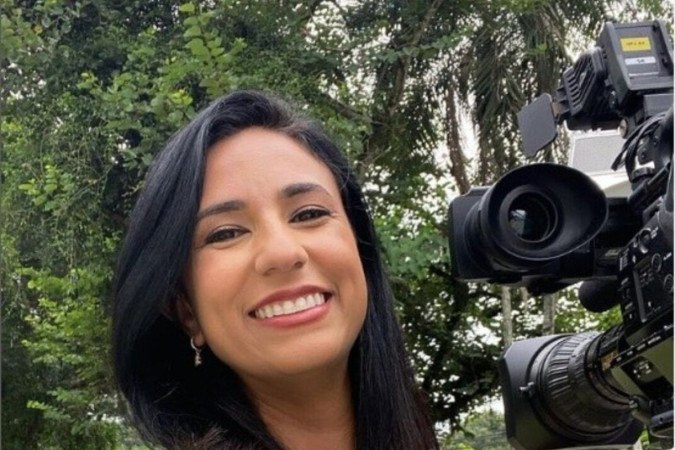Repórter Monique Bittencourt, jornalista na Record Tv sofreu ataque com tiros de metralhadora em Belfor Roxo, no RJ na terça-feira (11/6) 
 -  (crédito: Reprodução Instagram @moniquebitt)