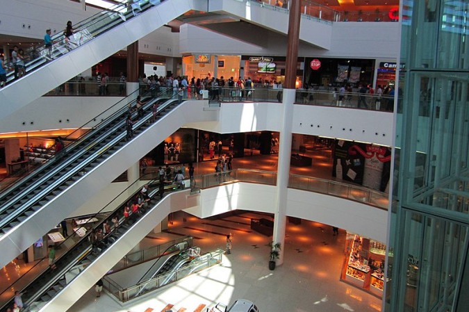 A expectativa também é grande de grande movimentação nos shoppings. Associação Brasileira de Shopping Centers (Abrasce), afirmou que 81% dos shoppings estão otimistas com a data. E que devem fechar o período de 6 a 12 de junho com R$ 4,4 bilhões de faturamento. -  (crédito: Abdias Jr/Wikimedia Commons)