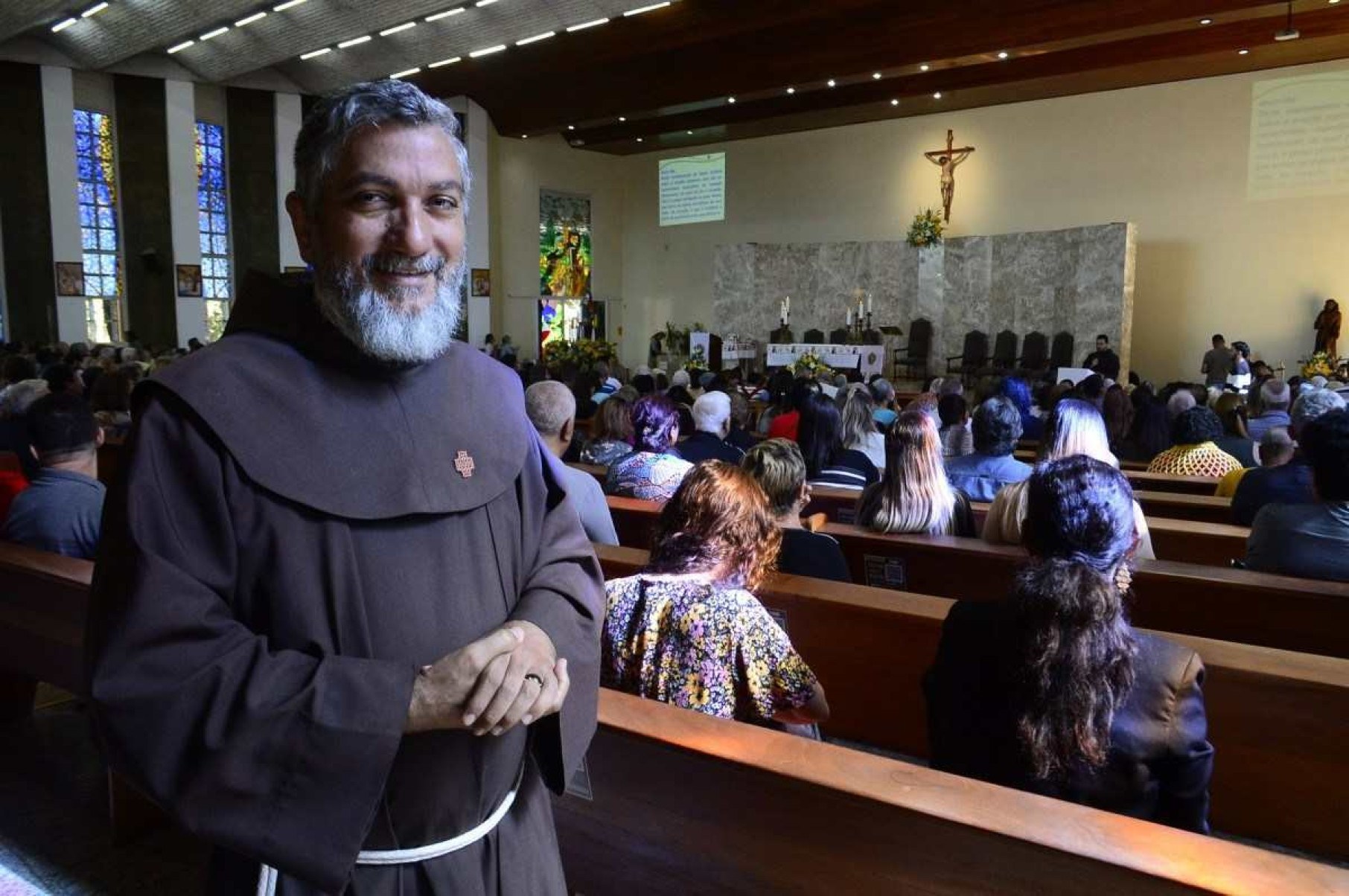 Frei Edgar Alves, em celebração na Paróquia de Santo Antônio, na 911 Sul: momento de aprofundamento da fé na espiritualidade
