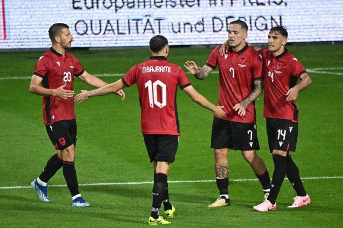 Surpresa nas eliminatórias, Albânia é comandada pelo técnico brasileiro Sylvinho      