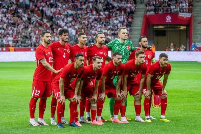 Turquia reúne juventude e experiência para surpreender na Alemanha      