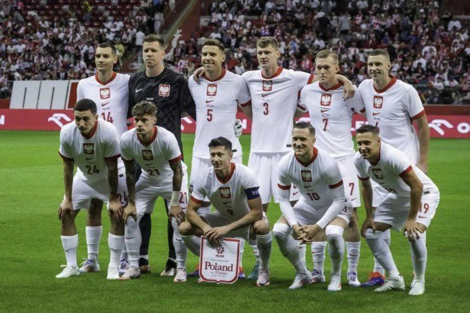 Polônia vê Lewandowski como esperança para peitar gigantes no grupo      